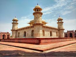 itimad ud daulah